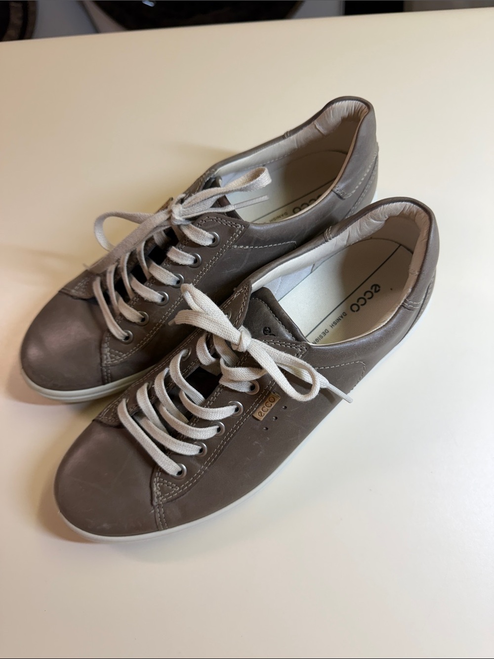 Ecco Women's Taupe Leather Lace-Up Sneakers